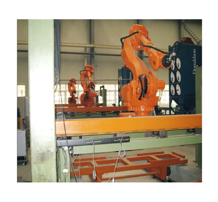 汽車縱梁、加強梁機器人等離子切割生產(chǎn)線